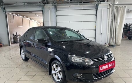 Volkswagen Polo VI (EU Market), 2011 год, 750 000 рублей, 2 фотография