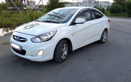 Hyundai Solaris II рестайлинг, 2013 год, 850 000 рублей, 1 фотография