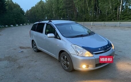 Toyota Wish II, 2005 год, 730 000 рублей, 3 фотография