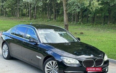 BMW 7 серия, 2013 год, 2 фотография