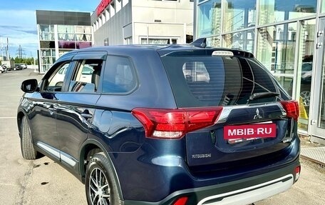 Mitsubishi Outlander III рестайлинг 3, 2019 год, 2 595 000 рублей, 3 фотография