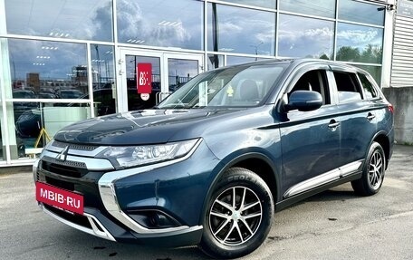 Mitsubishi Outlander III рестайлинг 3, 2019 год, 2 595 000 рублей, 2 фотография