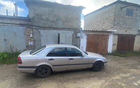 Mercedes-Benz C-Класс, 1994 год, 220 000 рублей, 3 фотография