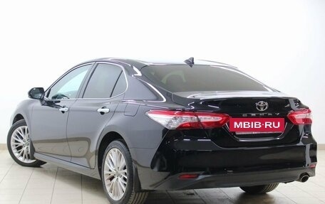 Toyota Camry, 2019 год, 3 015 000 рублей, 4 фотография