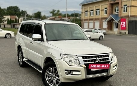 Mitsubishi Pajero IV, 2017 год, 3 260 000 рублей, 2 фотография