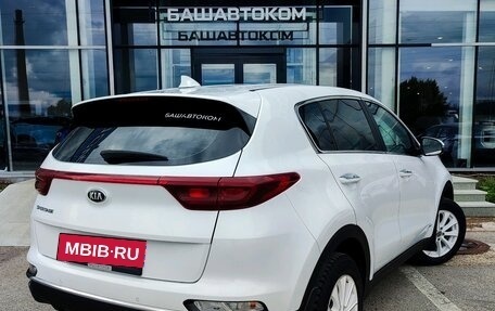 KIA Sportage IV рестайлинг, 2018 год, 2 300 000 рублей, 5 фотография