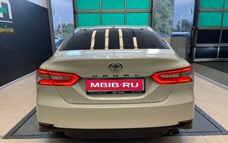 Toyota Camry, 2019 год, 3 100 000 рублей, 6 фотография