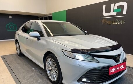 Toyota Camry, 2019 год, 3 100 000 рублей, 2 фотография