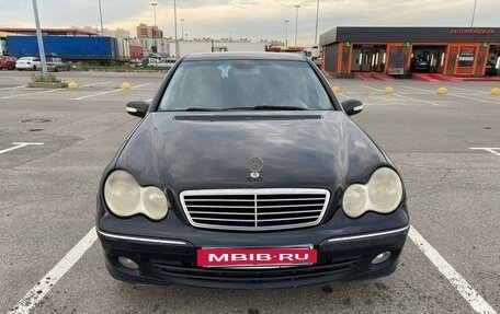 Mercedes-Benz C-Класс, 2005 год, 560 000 рублей, 2 фотография