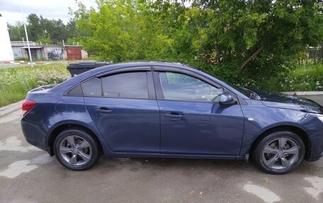 Chevrolet Cruze II, 2011 год, 700 000 рублей, 4 фотография