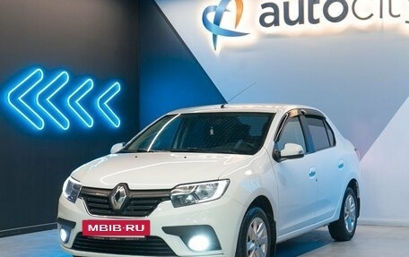 Renault Logan II, 2018 год, 880 000 рублей, 3 фотография