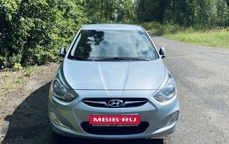 Hyundai Solaris II рестайлинг, 2011 год, 850 000 рублей, 2 фотография