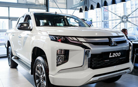 Mitsubishi L200 IV рестайлинг, 2023 год, 5 190 000 рублей, 3 фотография