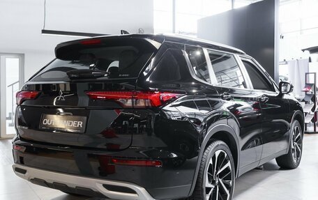 Mitsubishi Outlander, 2024 год, 4 800 000 рублей, 5 фотография