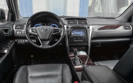 Toyota Camry, 2017 год, 2 699 000 рублей, 6 фотография