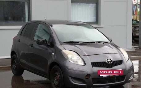 Toyota Yaris III рестайлинг, 2009 год, 399 000 рублей, 3 фотография