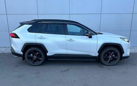 Toyota RAV4, 2021 год, 3 790 000 рублей, 4 фотография