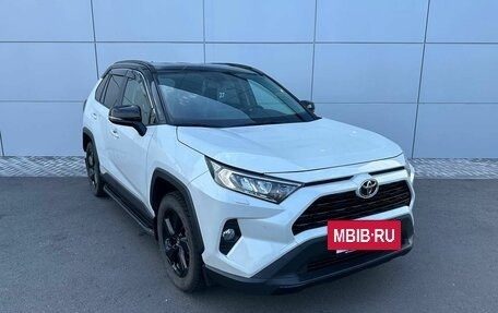 Toyota RAV4, 2021 год, 3 790 000 рублей, 3 фотография