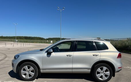 Volkswagen Touareg III, 2011 год, 2 350 000 рублей, 2 фотография