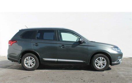 Mitsubishi Outlander III рестайлинг 3, 2015 год, 1 920 000 рублей, 4 фотография