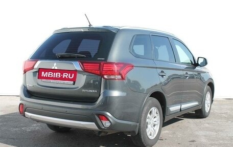 Mitsubishi Outlander III рестайлинг 3, 2015 год, 1 920 000 рублей, 5 фотография