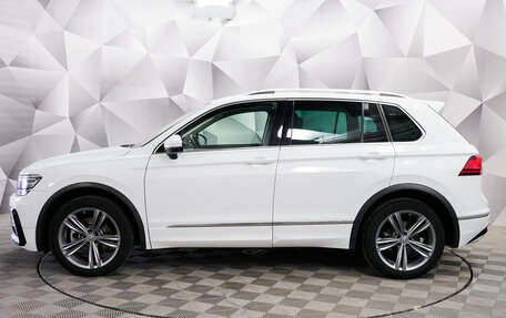 Volkswagen Tiguan II, 2019 год, 3 050 000 рублей, 2 фотография