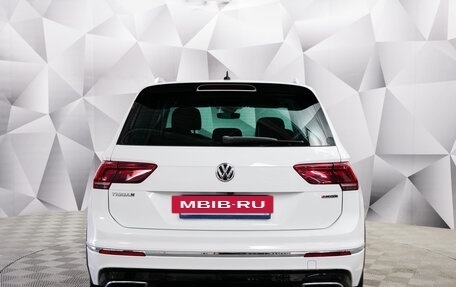 Volkswagen Tiguan II, 2019 год, 3 050 000 рублей, 4 фотография