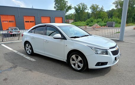 Chevrolet Cruze II, 2010 год, 965 000 рублей, 4 фотография