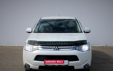 Mitsubishi Outlander III рестайлинг 3, 2014 год, 1 570 000 рублей, 2 фотография