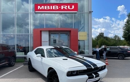 Dodge Challenger III рестайлинг 2, 2012 год, 2 495 000 рублей, 3 фотография