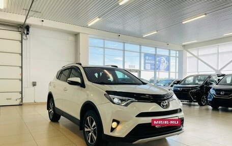 Toyota RAV4, 2018 год, 3 199 999 рублей, 8 фотография