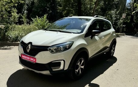 Renault Kaptur I рестайлинг, 2019 год, 1 400 000 рублей, 1 фотография