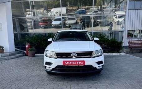 Volkswagen Tiguan II, 2017 год, 2 350 000 рублей, 2 фотография