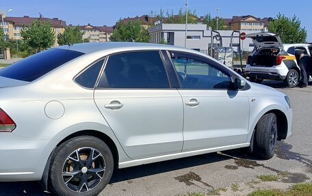 Volkswagen Polo VI (EU Market), 2011 год, 830 000 рублей, 2 фотография