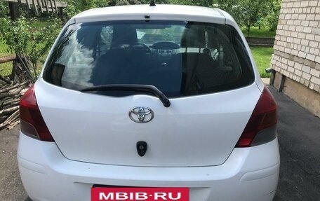 Toyota Yaris III рестайлинг, 2009 год, 510 000 рублей, 3 фотография