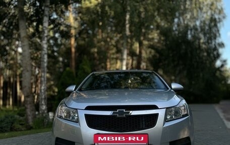 Chevrolet Cruze II, 2010 год, 820 000 рублей, 2 фотография