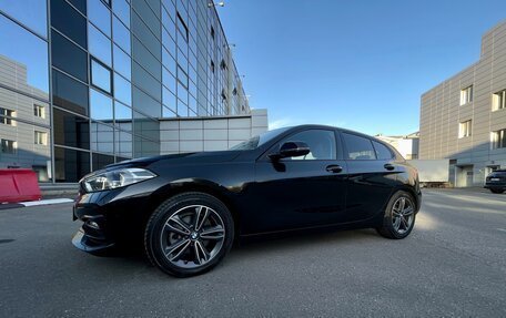 BMW 1 серия, 2020 год, 2 598 000 рублей, 5 фотография