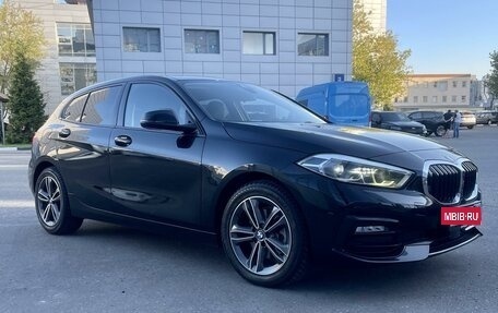 BMW 1 серия, 2020 год, 2 598 000 рублей, 4 фотография