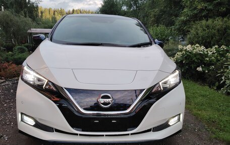 Nissan Leaf II, 2019 год, 2 460 000 рублей, 2 фотография