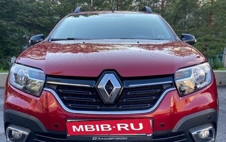 Renault Sandero II рестайлинг, 2021 год, 1 700 000 рублей, 2 фотография