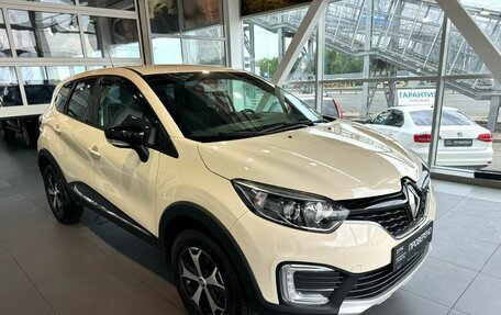 Renault Kaptur I рестайлинг, 2019 год, 2 000 000 рублей, 3 фотография