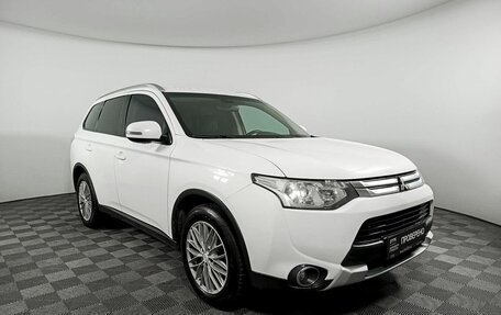 Mitsubishi Outlander III рестайлинг 3, 2014 год, 1 870 000 рублей, 3 фотография