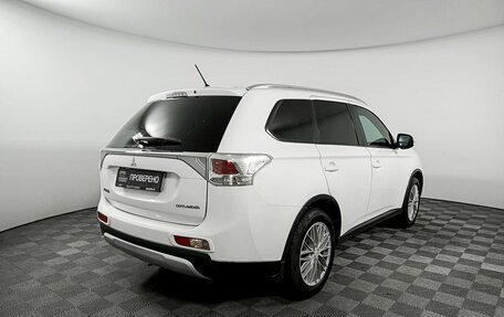 Mitsubishi Outlander III рестайлинг 3, 2014 год, 1 870 000 рублей, 5 фотография