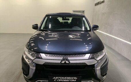 Mitsubishi Outlander III рестайлинг 3, 2019 год, 2 199 000 рублей, 2 фотография