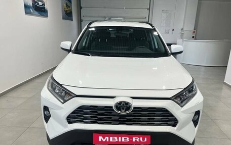 Toyota RAV4, 2019 год, 3 349 900 рублей, 2 фотография