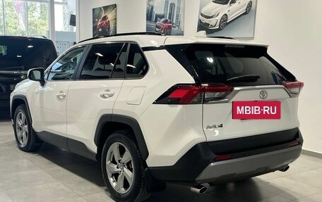 Toyota RAV4, 2019 год, 3 349 900 рублей, 4 фотография