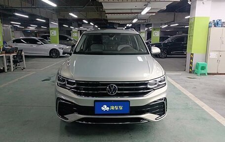 Volkswagen Tiguan II, 2021 год, 3 430 000 рублей, 3 фотография