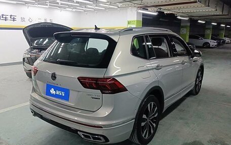 Volkswagen Tiguan II, 2021 год, 3 430 000 рублей, 4 фотография