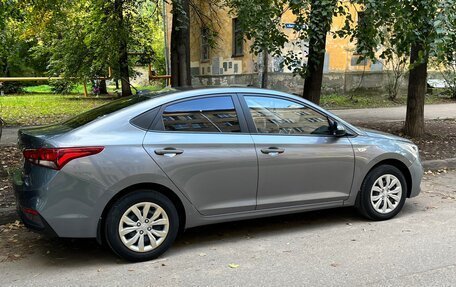 Hyundai Solaris II рестайлинг, 2019 год, 1 350 000 рублей, 3 фотография