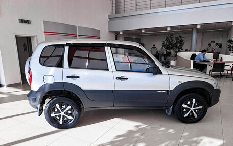 Chevrolet Niva I рестайлинг, 2010 год, 500 000 рублей, 4 фотография